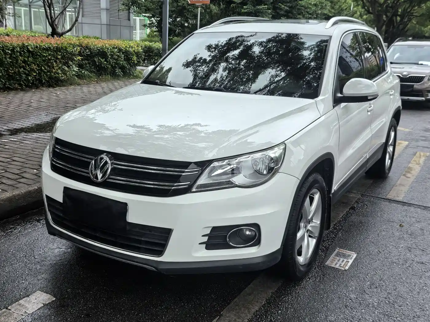 Volkswagen Tiguan 2012 1.8TSI Automatic 4WD Elite Edition фото 3