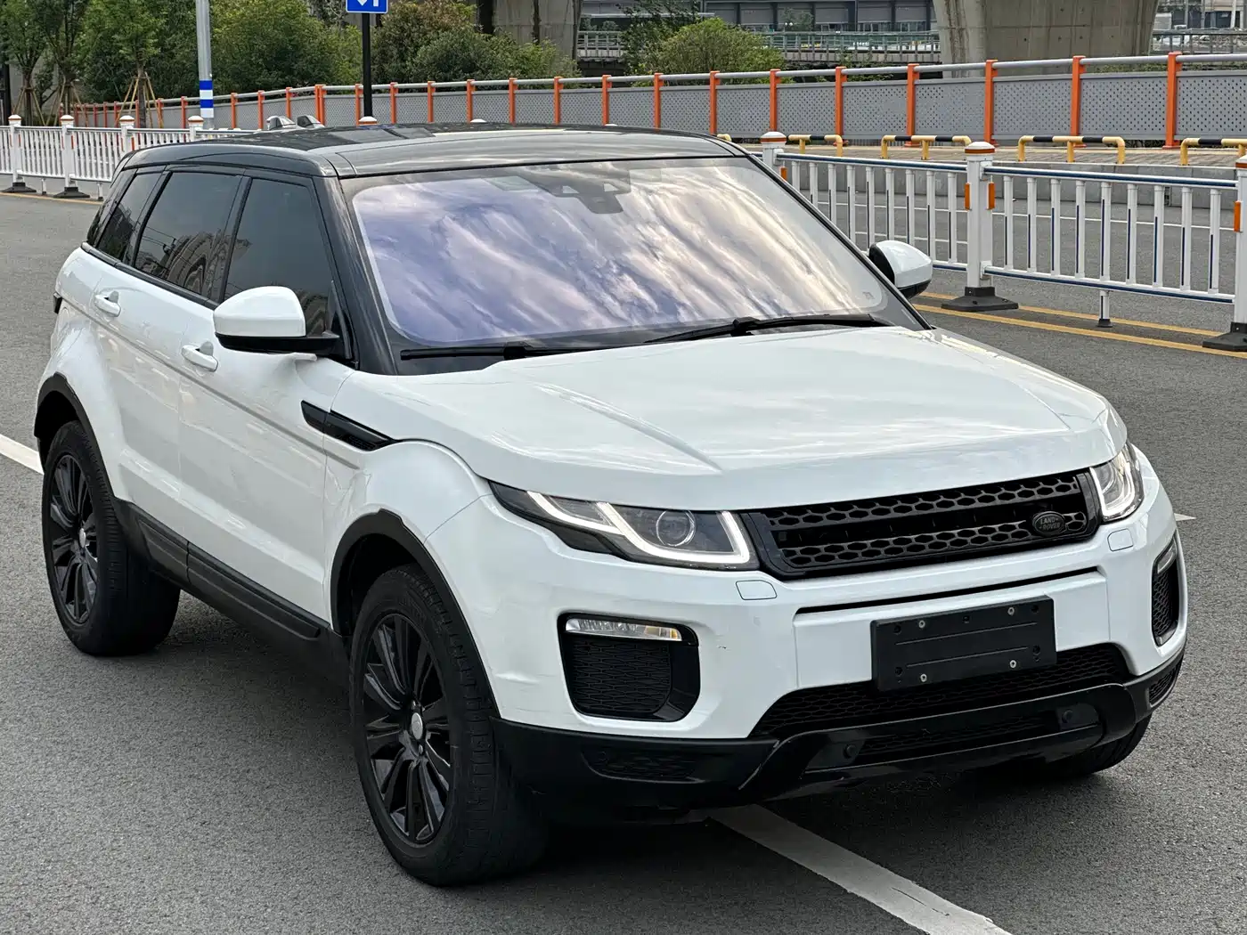 Land Rover Range Rover Evoque 2018 240PS SE Smart Edition фото 3