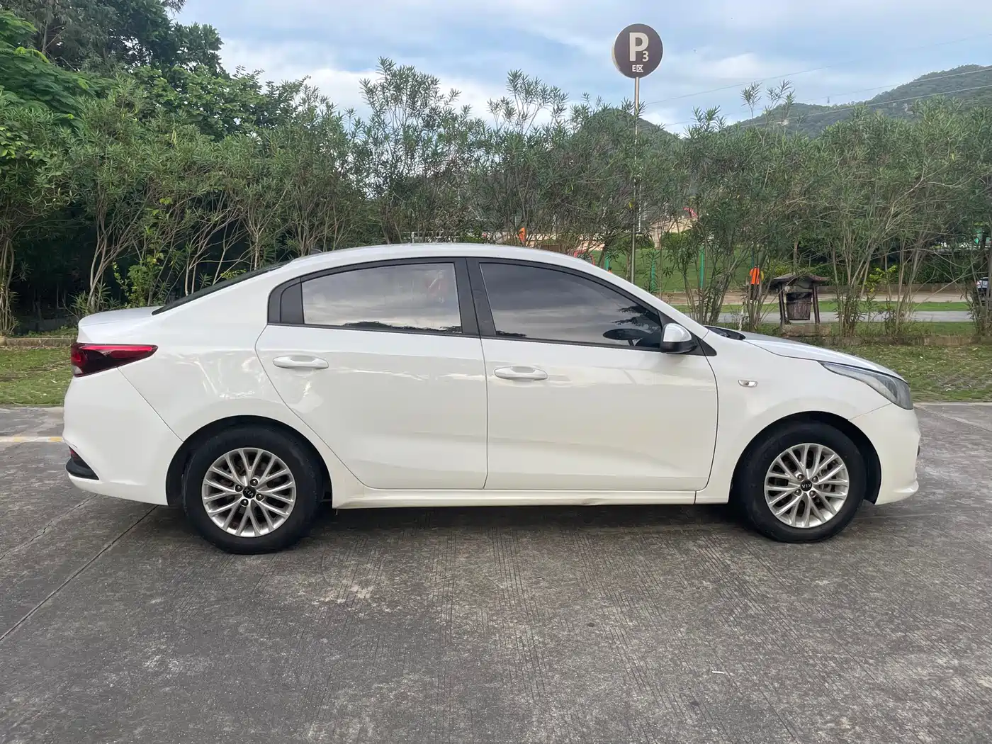 Kia K2 2019 Sedan 1.4L AT 15th Anniversary Special Edition GLS China VI фото 5