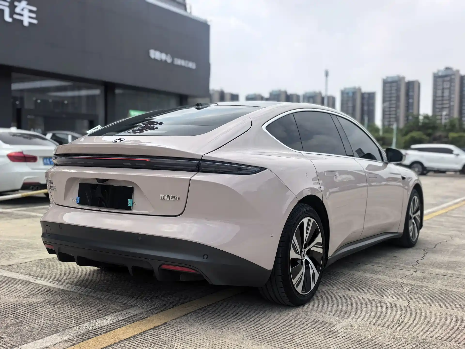 Фото 8 - NIO ET5