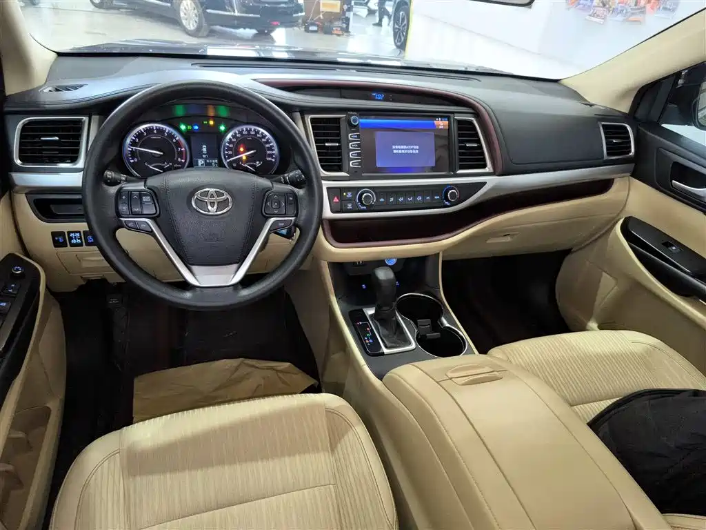 Toyota Highlander 2015 2.0T AWD Elite Edition 7-seater фото 12