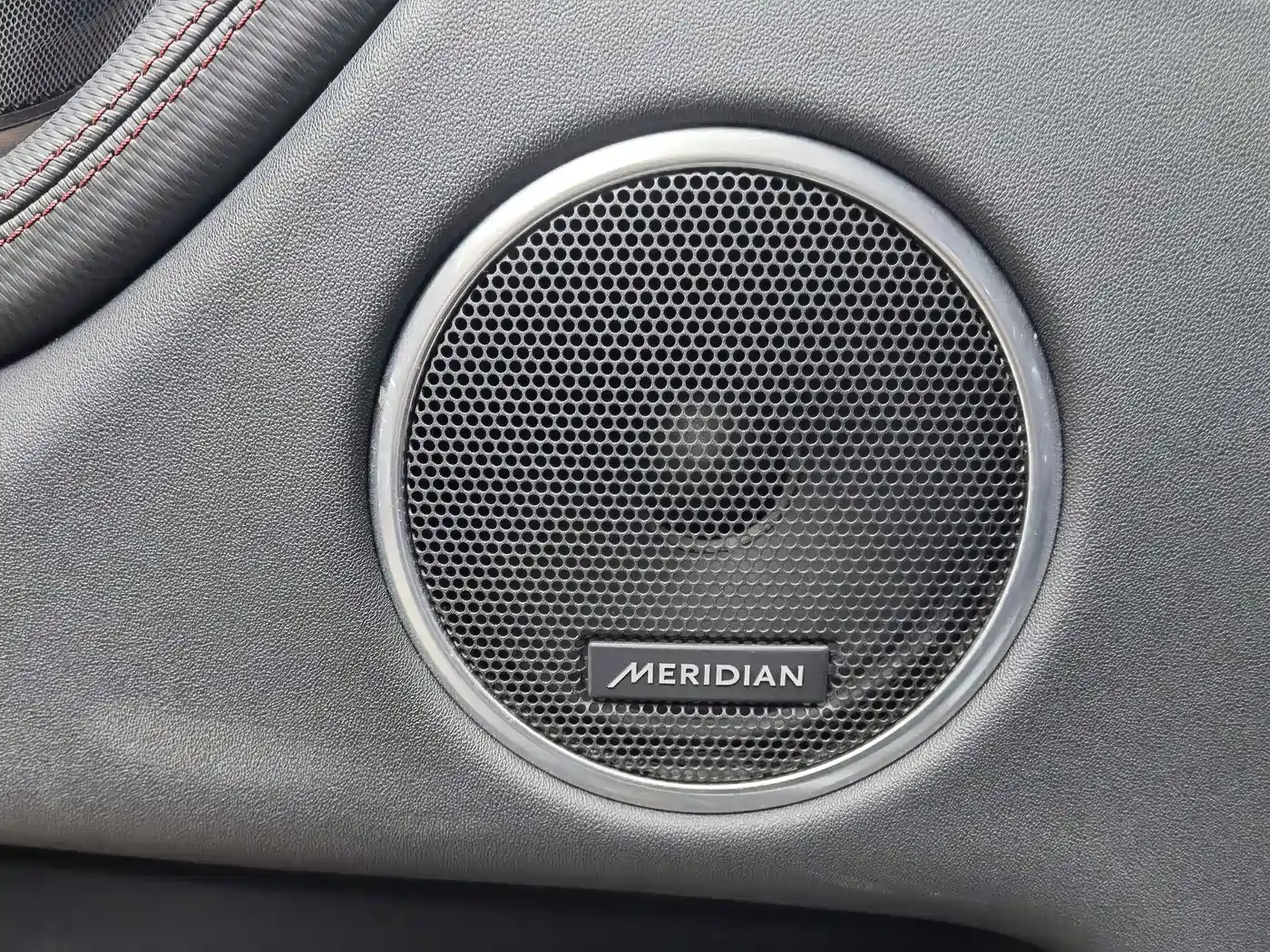 Land Rover Discovery Sport 2022 Model Facelift 249PS R-Dynamic SE Performance Tech Edition 5-seater фото 14