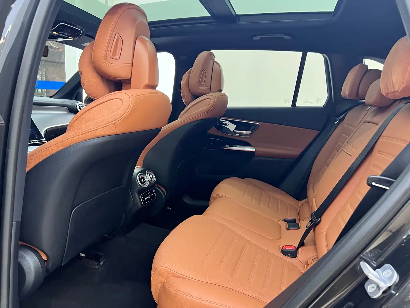 Mercedes-Benz GLC 2025 Model Year GLC 260 L 4MATIC Luxury фото 19