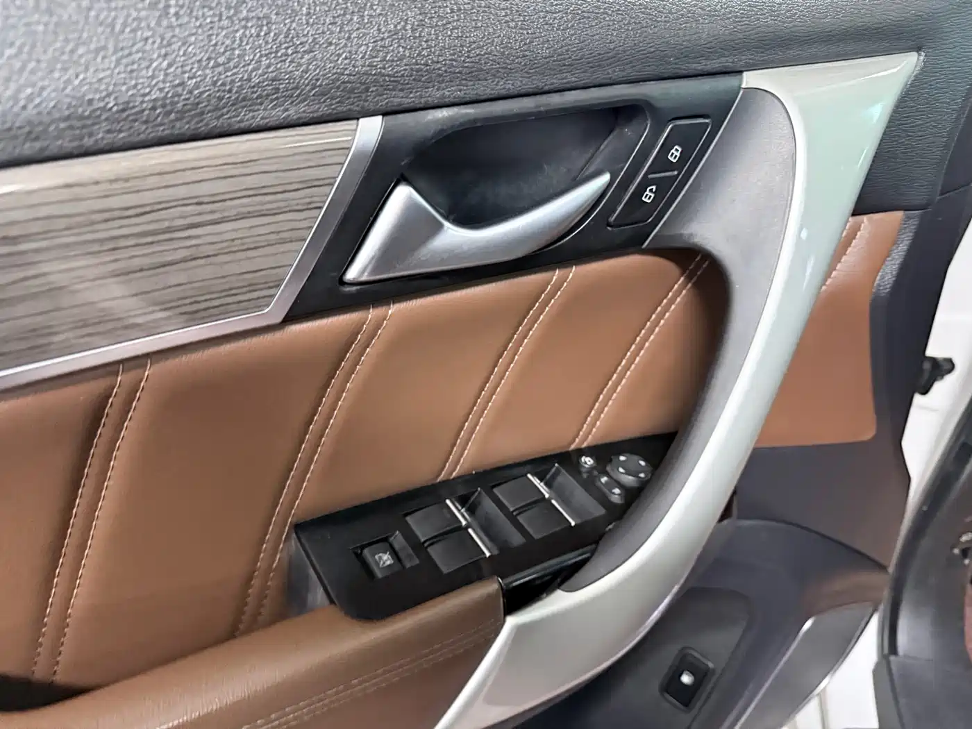 Haval H9 2016 2.0T 4WD Luxury 7-seater фото 9