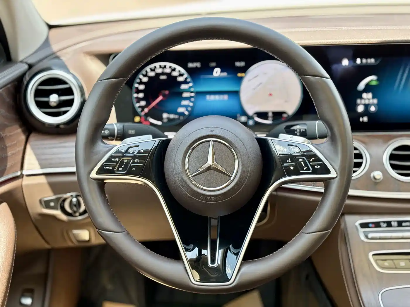 Mercedes-Benz E-Class 2023 E 260 L фото 11