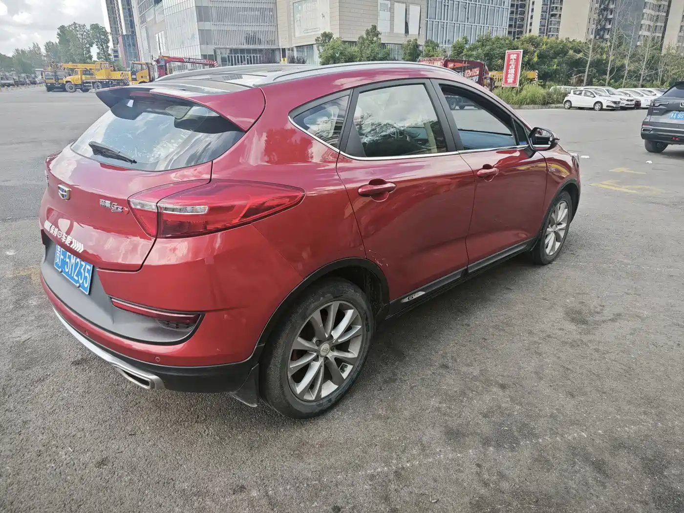 Фото 7 - Geely Emgrand GS