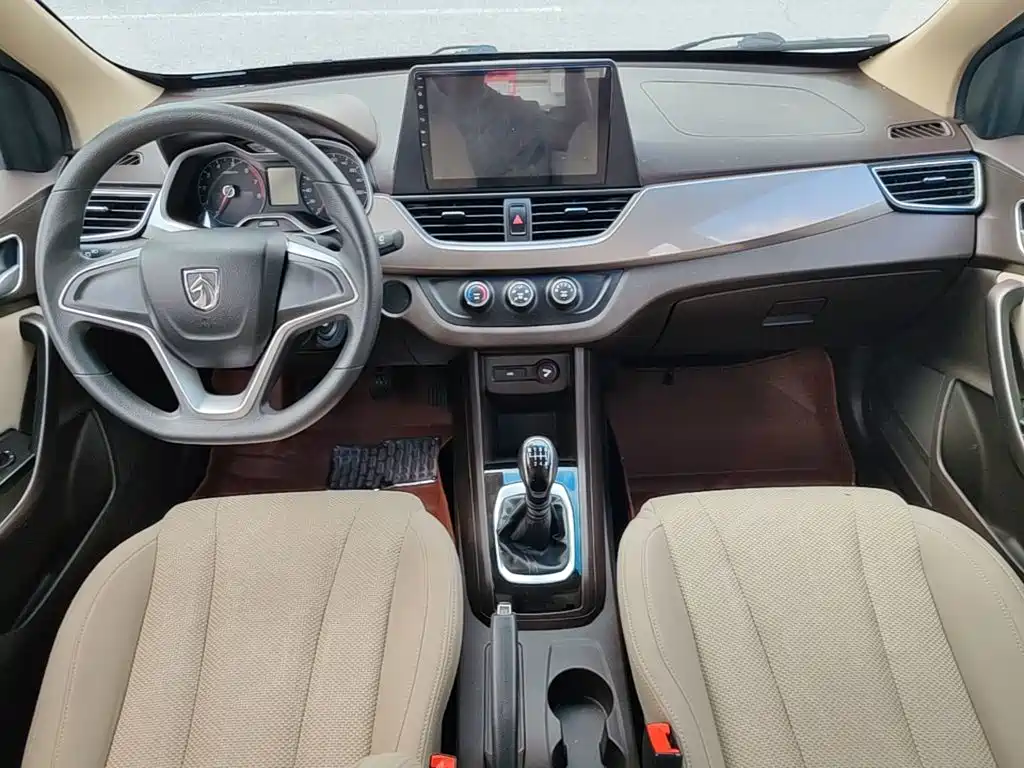 Baojun 310W 2019 2017 1.5L Manual Comfort China V