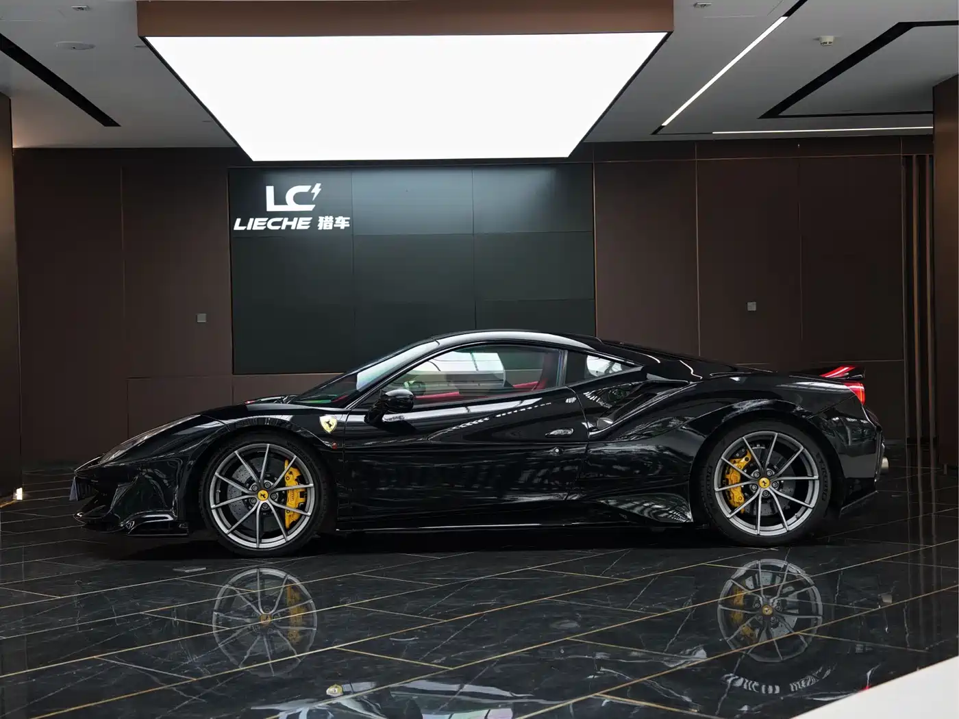 Ferrari 488 2019 2018 488 Pista