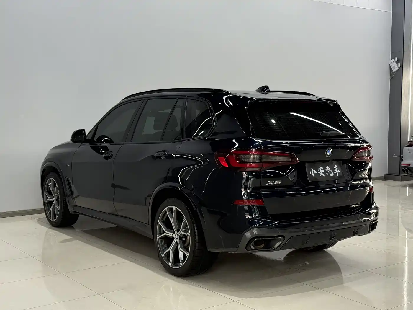 BMW X5 (Import) 2021 xDrive40i Exclusive M Sport Package фото 4