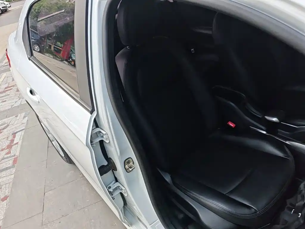 Peugeot 301 2019 2018 1.6L Manual Comfort Edition