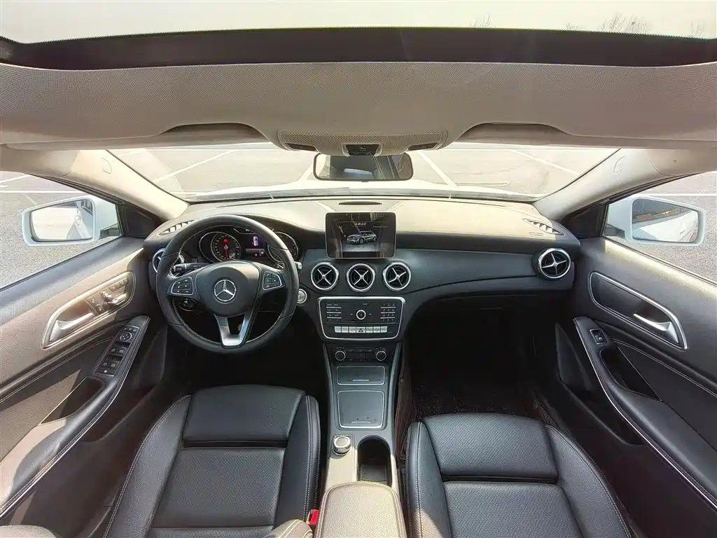 Mercedes-Benz GLA 2018 GLA 200 Fashion фото 26