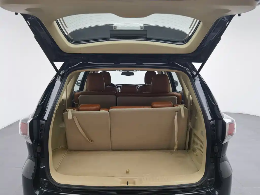 صورة 16 - Toyota Highlander