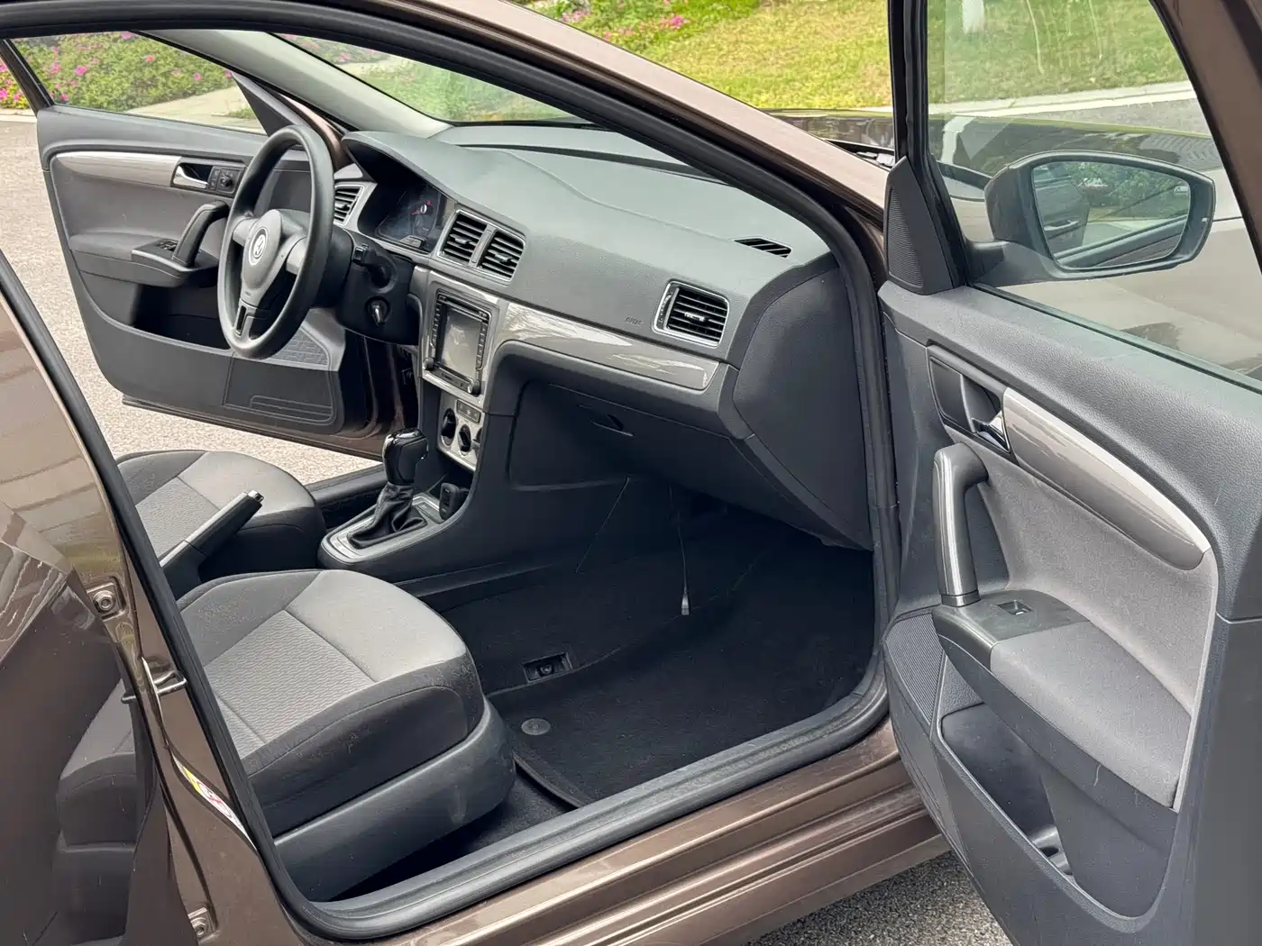Volkswagen Lavida Tour 2013 1.6L Automatic Trend Style фото 13