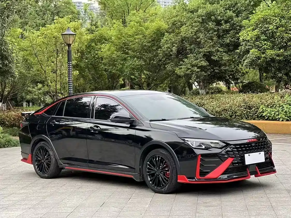 DONGFENG YI HYUN MAX