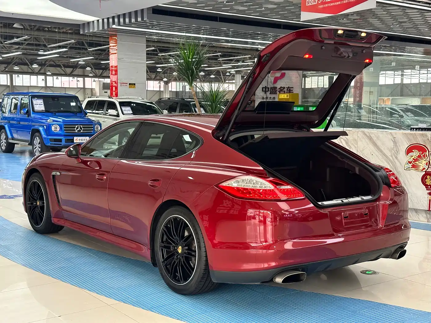 Porsche Panamera 2010 Panamera 4 3.6L фото 23