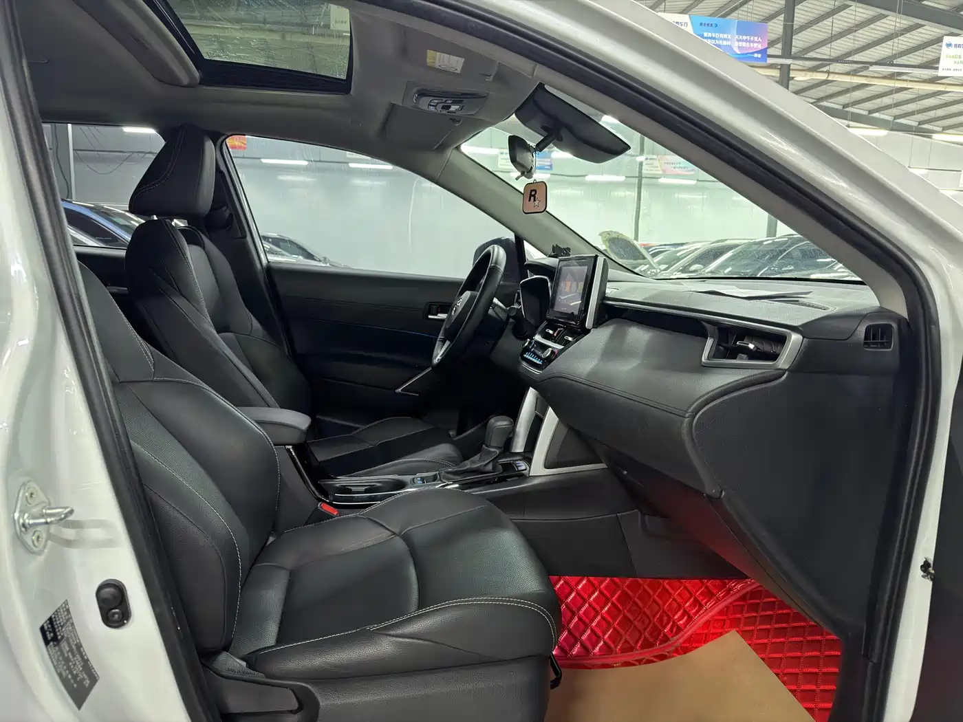 Toyota Frontlander 2023 2.0L CVT Luxury Edition фото 18