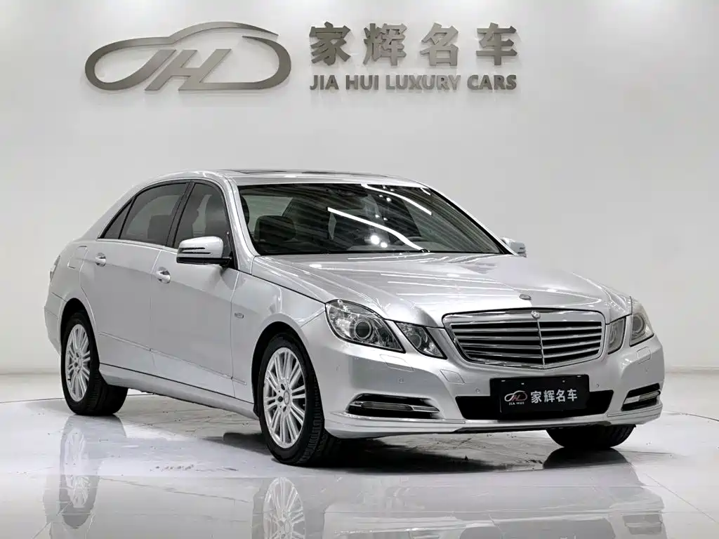 Фото 3 - Mercedes-Benz E-Class