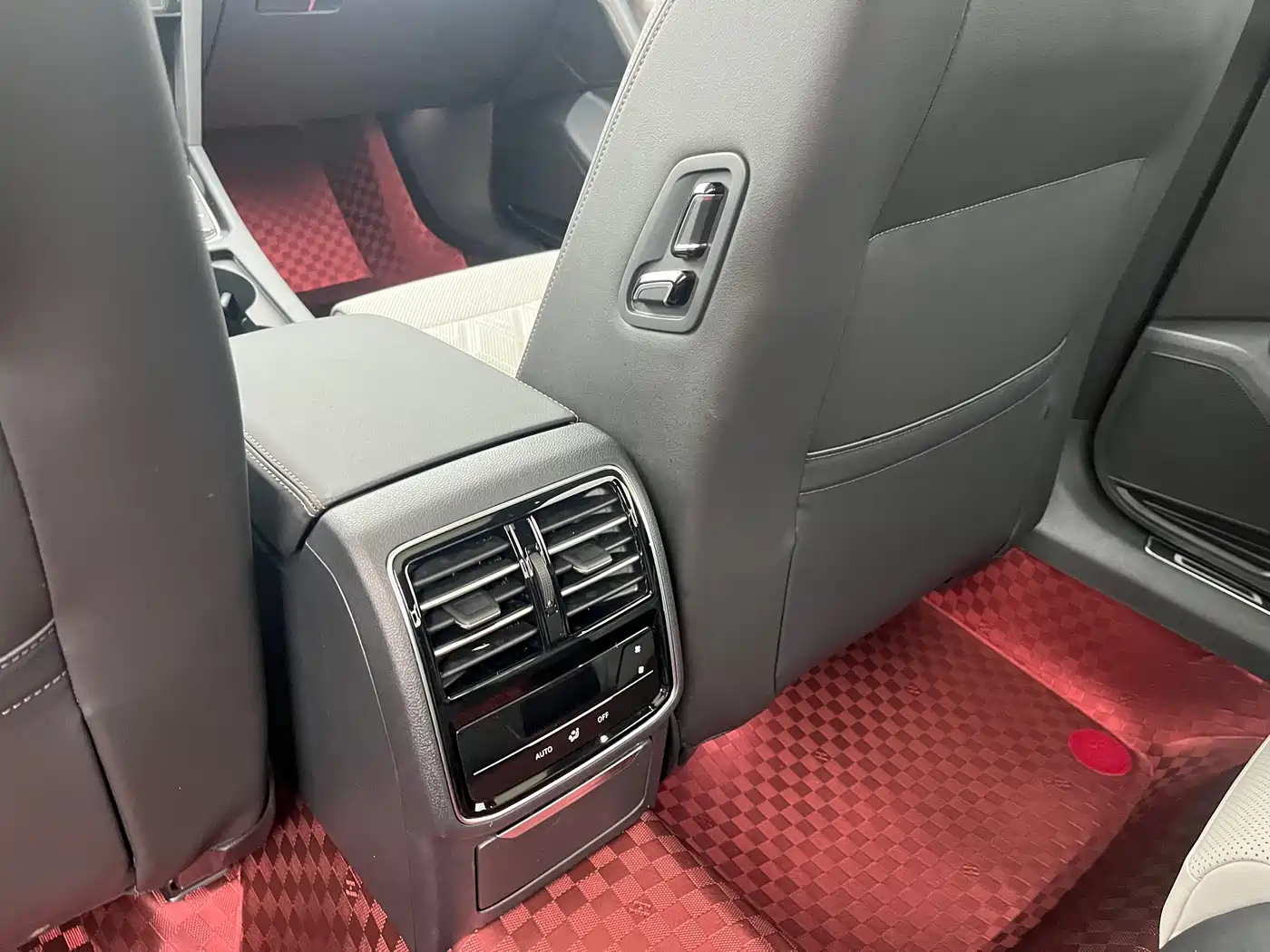Volkswagen Magotan 2025 Popular Edition 330TSI DSG Luxury фото 21