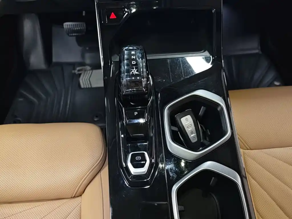 Geely Boyue L 2022 2023 Model 2.0TD DCT Flagship