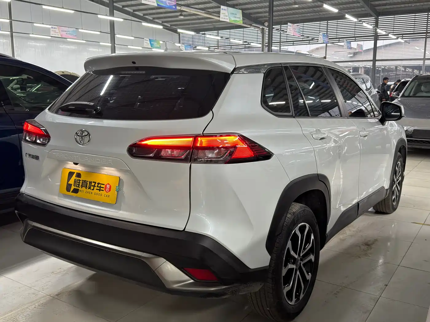 Toyota Frontlander 2023 2.0L CVT Luxury Edition фото 22
