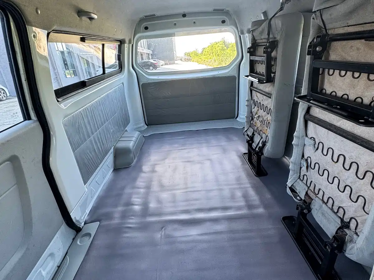 Фото 9 - Jinbei New Hiace X30L