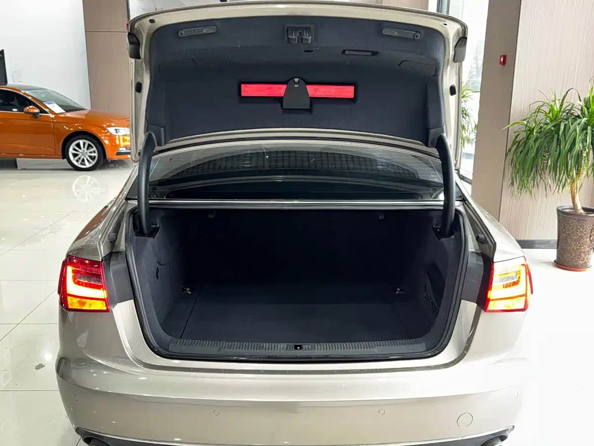 Audi A6L 2012 30 FSI Luxury фото 6
