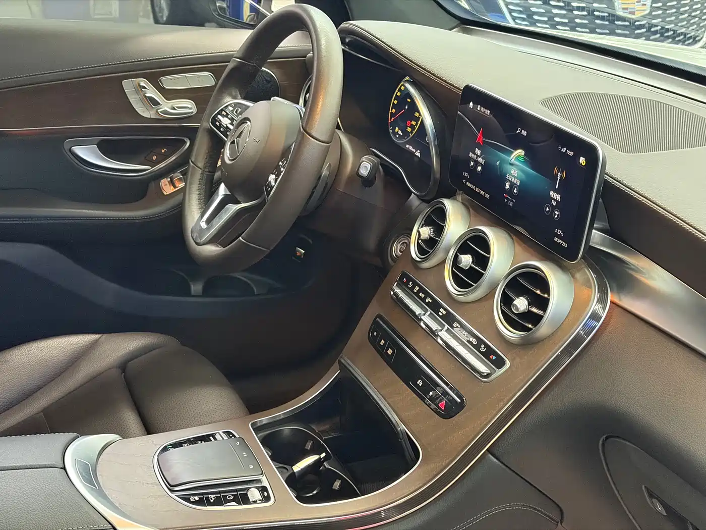 Mercedes-Benz GLC 2022 Model GLC 300 L 4MATIC Dynamic Edition фото 14