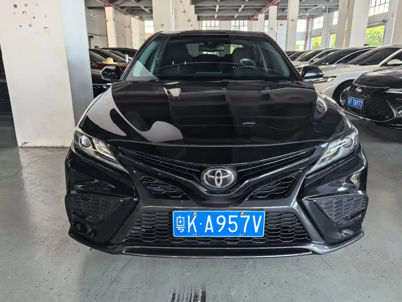 Фото 9 - Toyota Camry