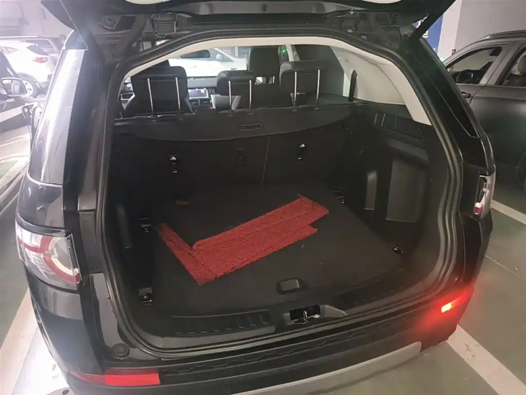 Land Rover Discovery Sport 2018 240PS SE Edition фото 19