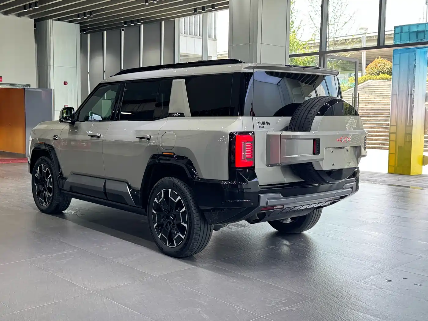 Fang Cheng Bao Leopard 8 2025 2025 Zhiyong Flagship 7-Seater