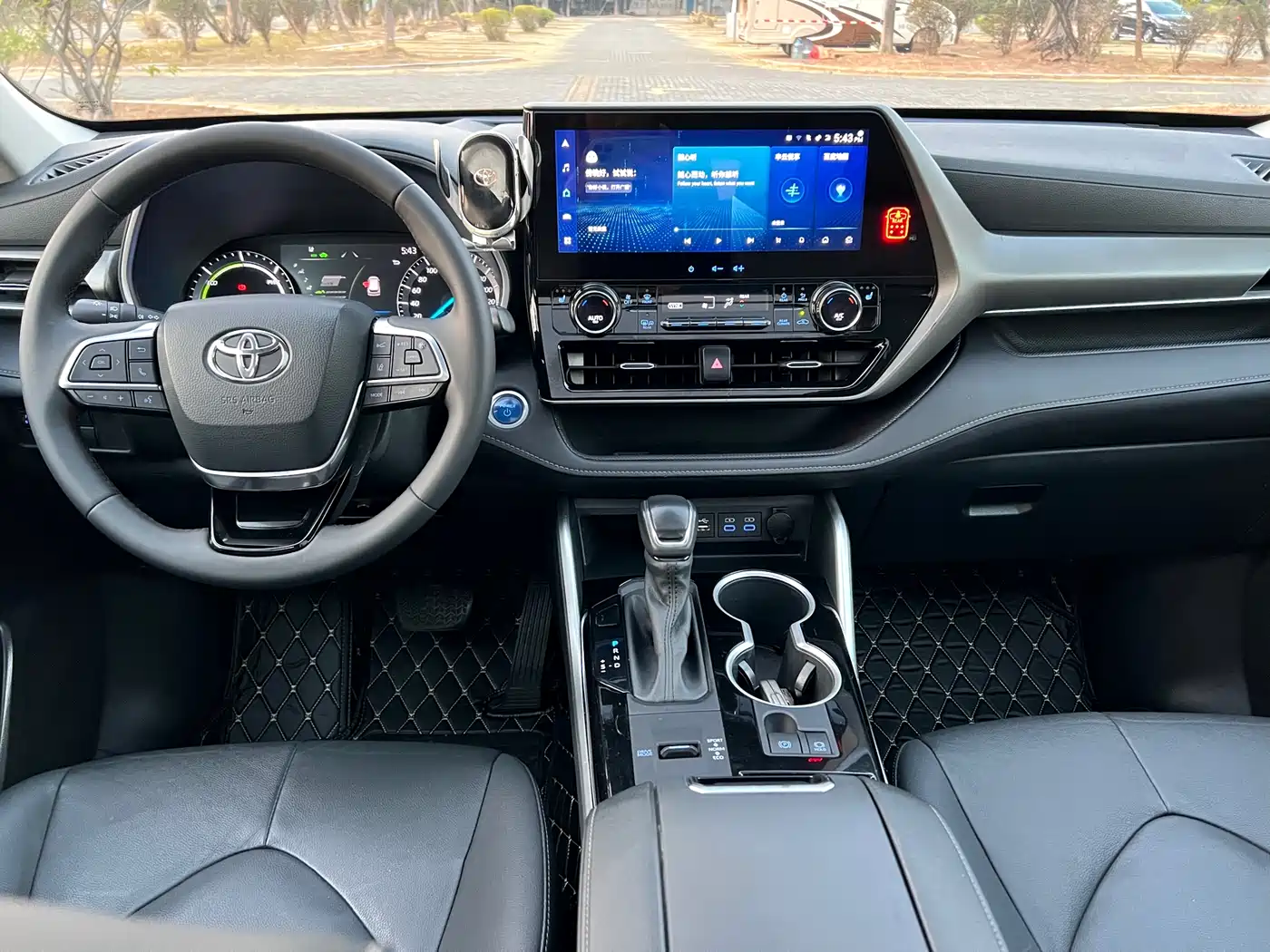 Toyota Highlander 2022 Dual Engine 2.5L 2WD Premium 7-Seater фото 17