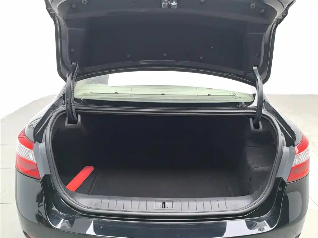 Renault Latitude 2011 2.5L Automatic Flagship Navigation Edition фото 23