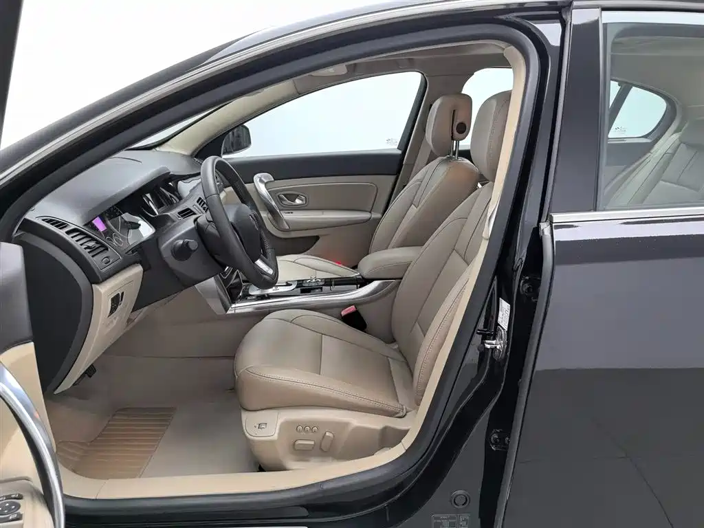 Renault Latitude 2011 2.5L Automatic Flagship Navigation Edition фото 21