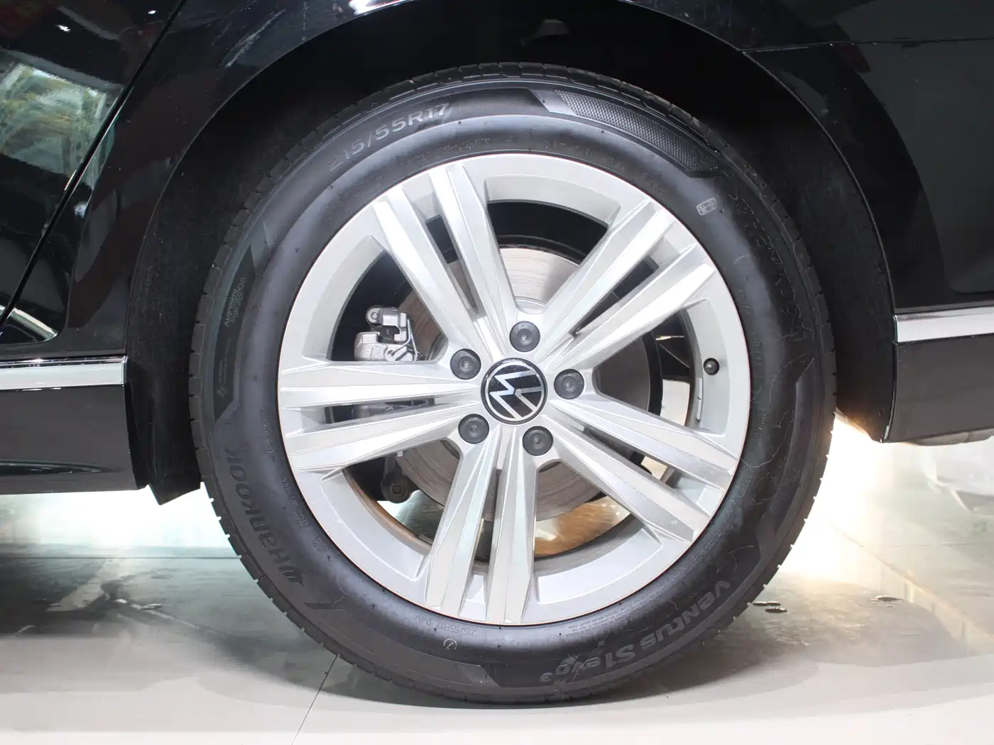 Volkswagen Magotan 2023 2 Million Units Commemorative Edition 280TSI DSG Comfort фото 35