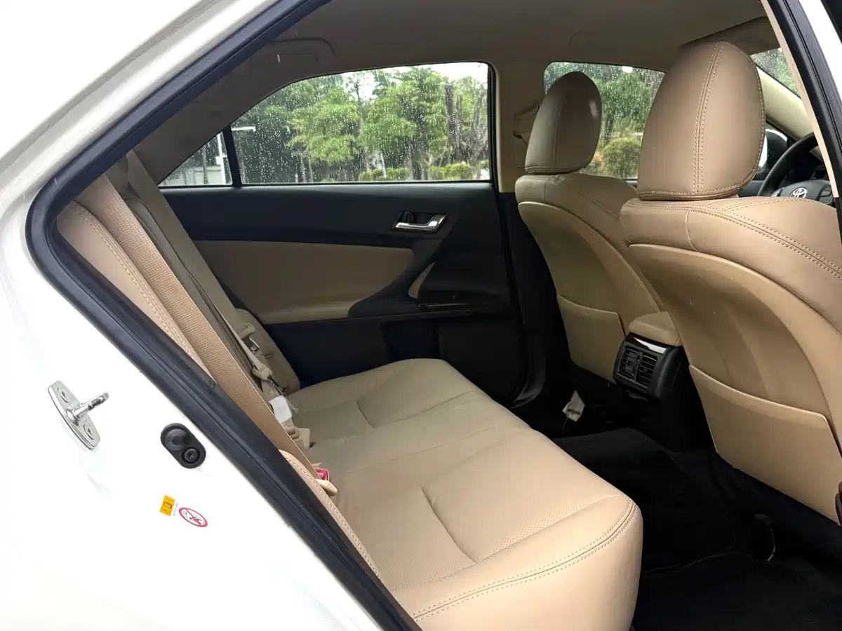 Toyota Reiz 2013 2.5S Elite Edition фото 14