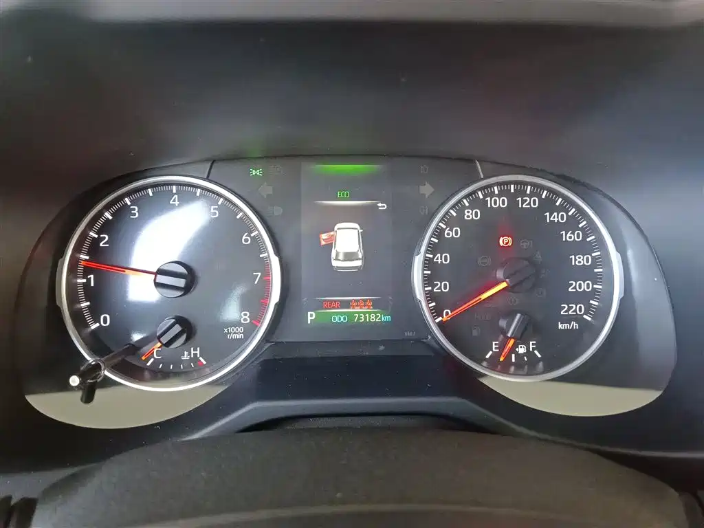 Toyota Wildlander 2022 2.0L CVT FWD Luxury Edition фото 4