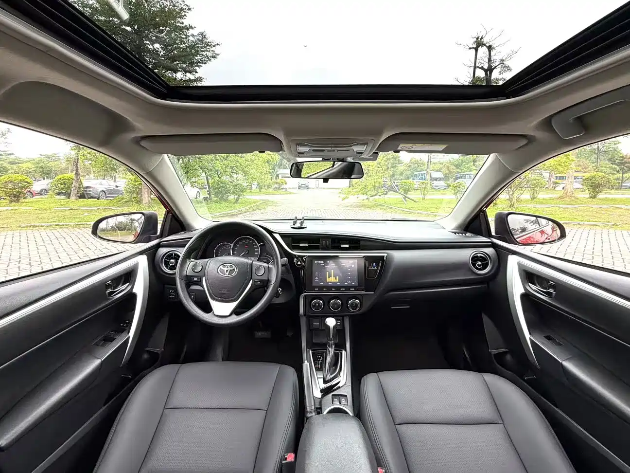 Toyota Levin 2017 Facelift 185T CVT Elite (China V) фото 5