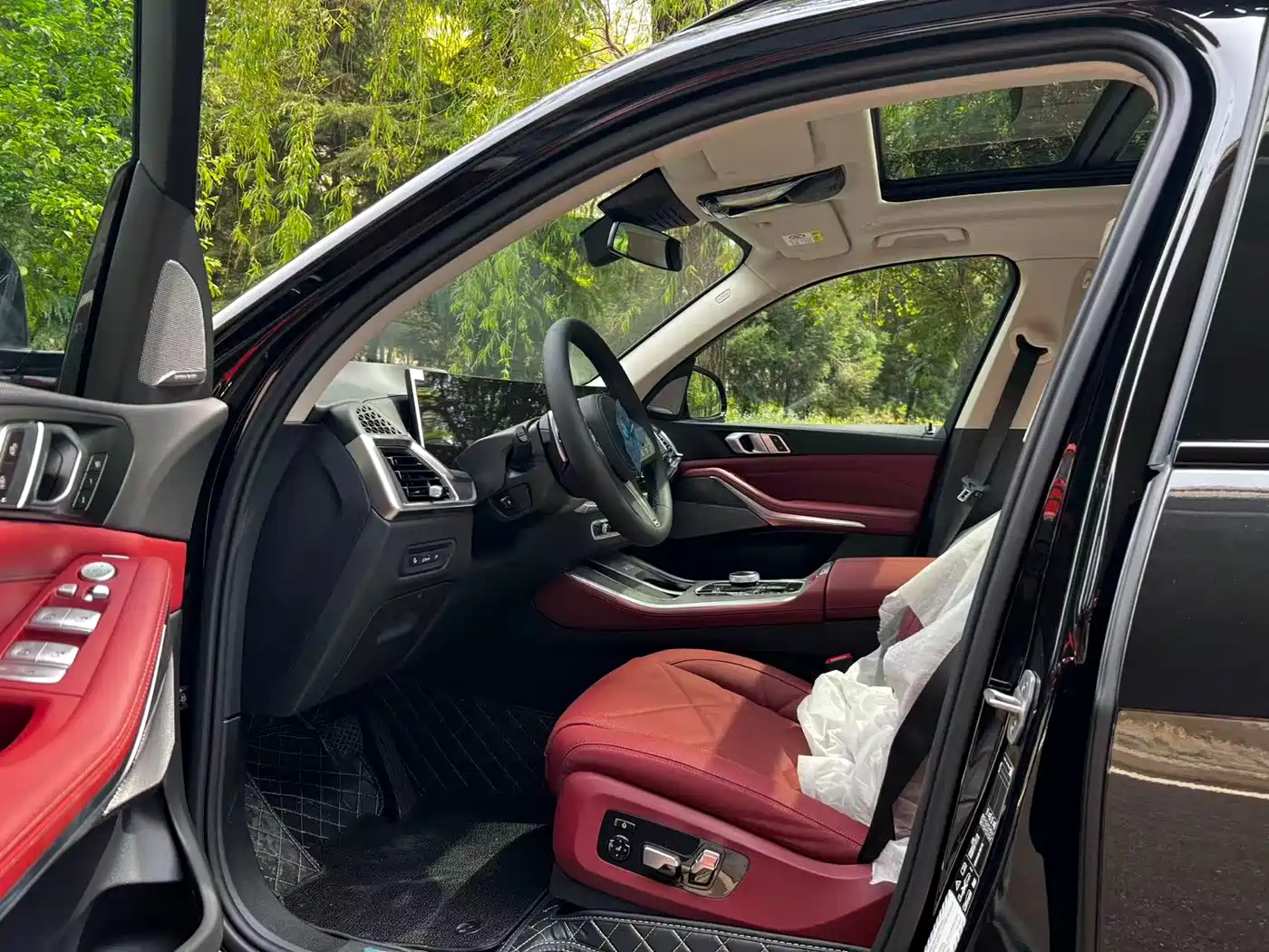 BMW X5 2026 xDrive 30Li Luxury M Sport Night Edition Package фото 4