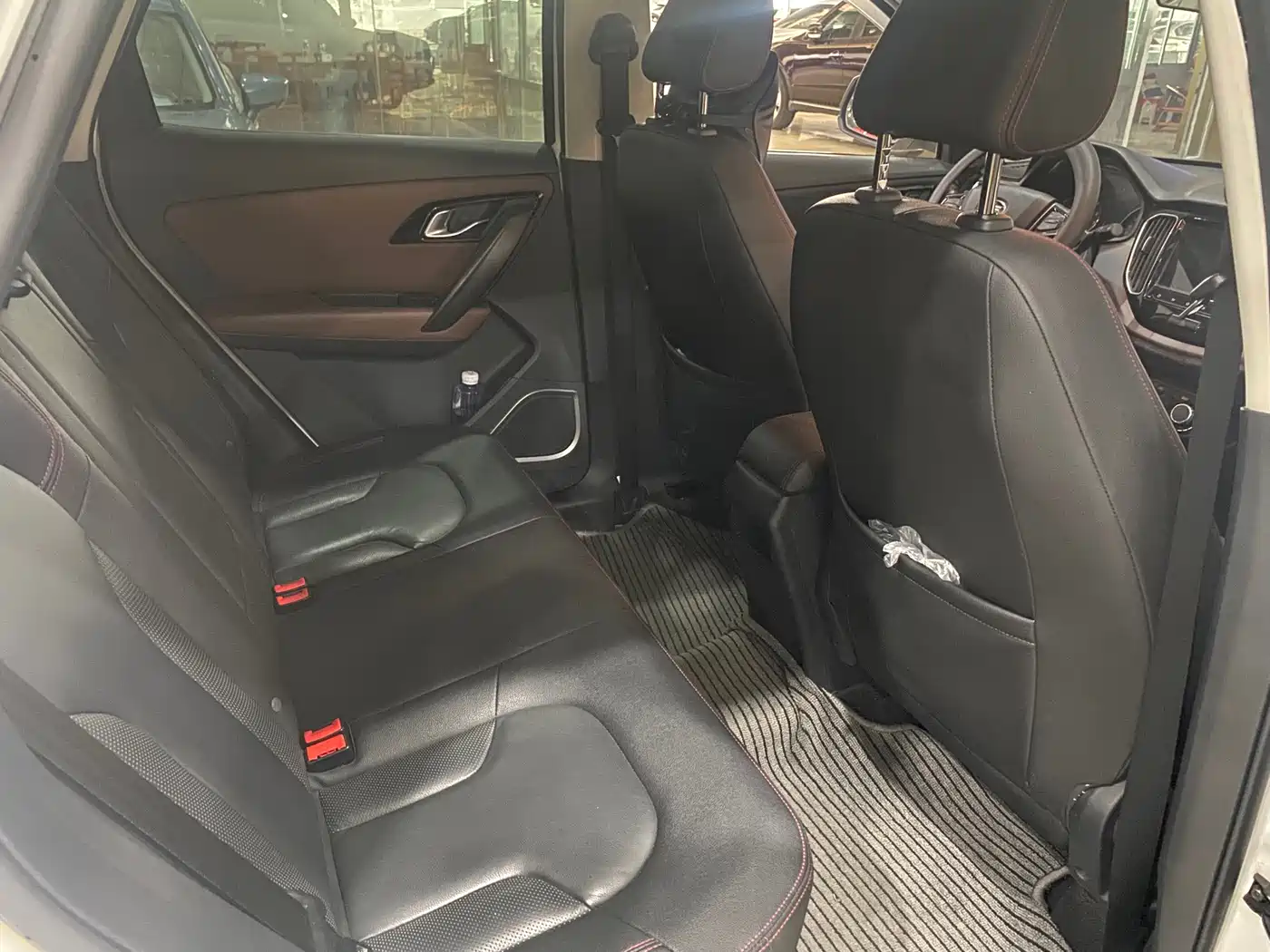 FAW Senya R7 2016 2016 1.6L Manual Luxury