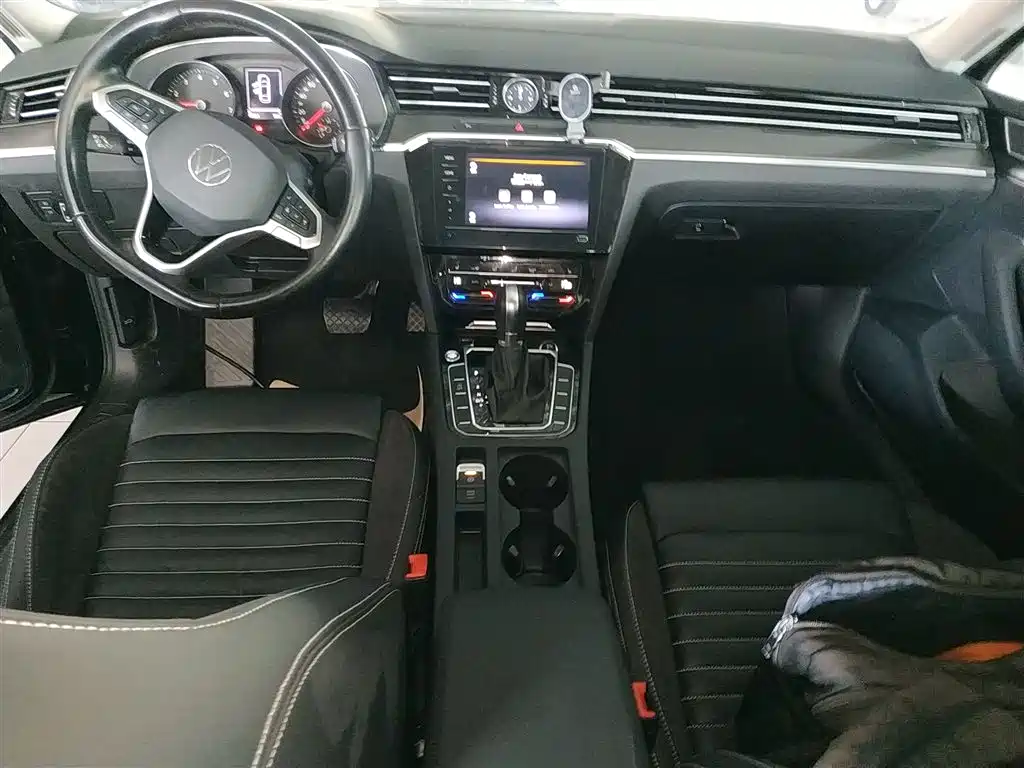 Volkswagen Magotan 2020 330TSI DSG Leading фото 13