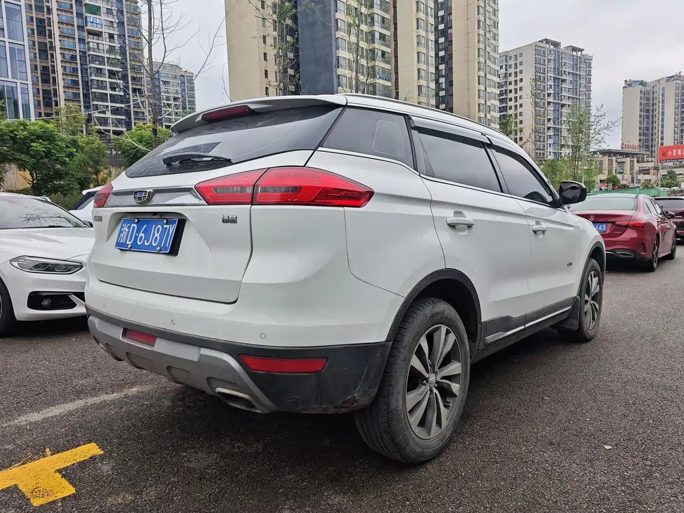 Фото 9 - Geely Boyue