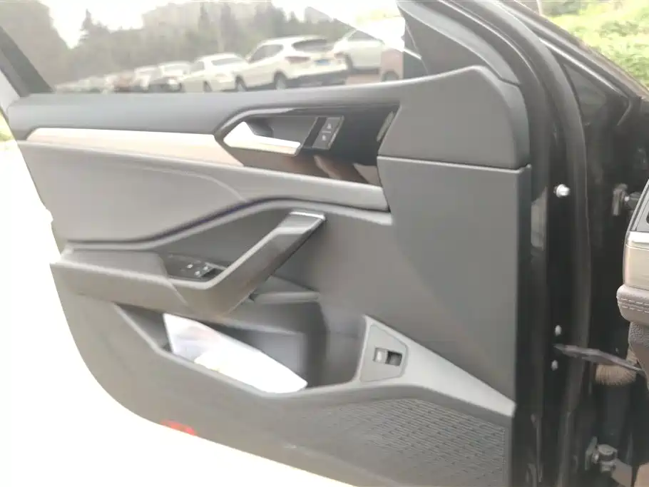 Volkswagen Sagitar 2021 280TSI DSG Surpassing Edition фото 7