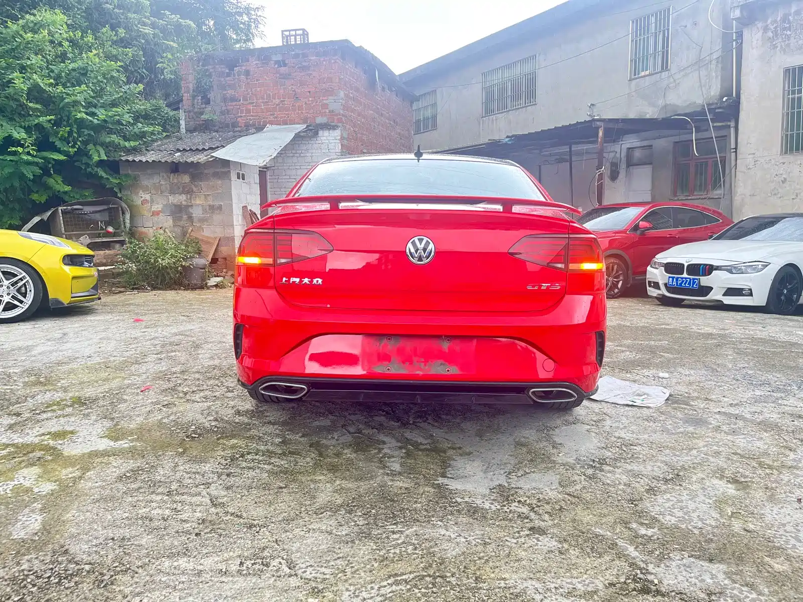 Photo 8 - Volkswagen Lamando