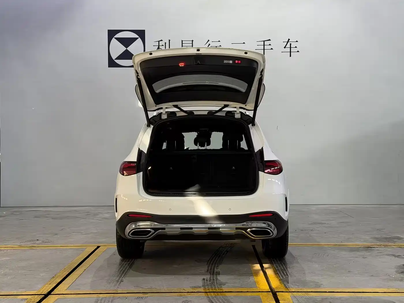Mercedes-Benz GLC 2023 GLC 300 L 4MATIC Sport 5-Seater фото 14