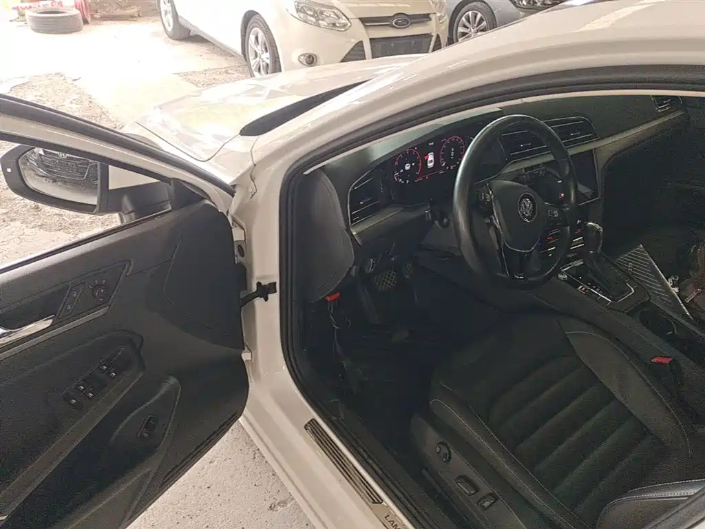 Volkswagen Lamando 2021 Facelift 280TSI DSG Comfort Edition фото 16