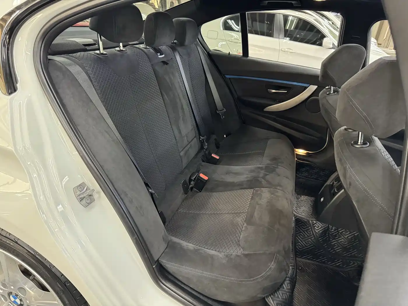 BMW 3 Series 2018 320i M Sport Package фото 24