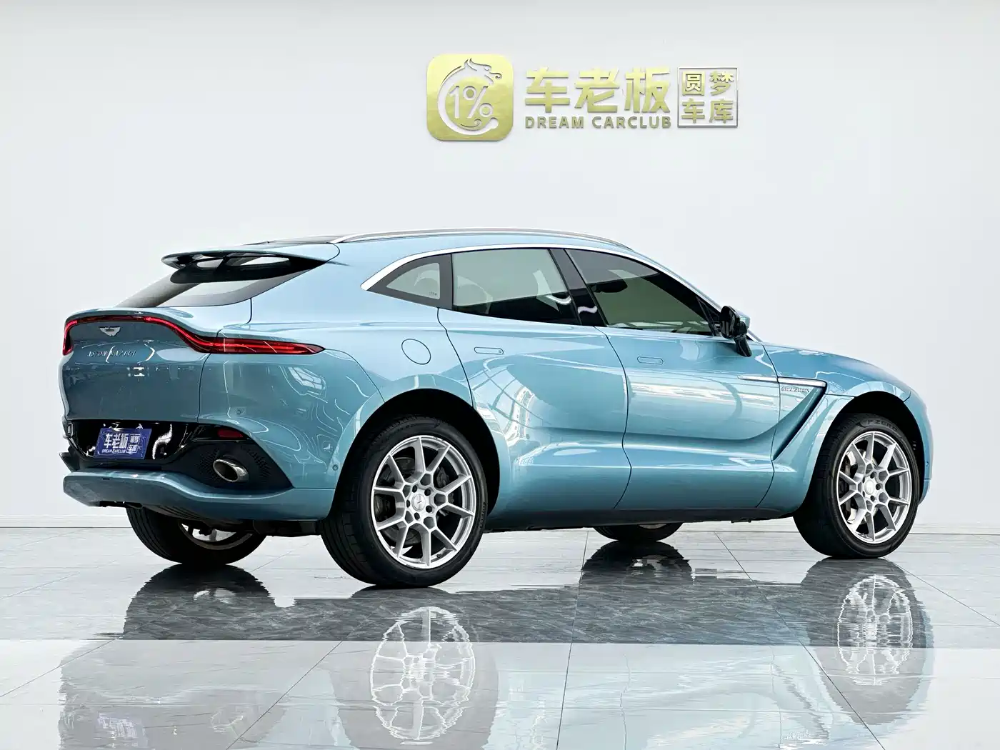 Aston Martin DBX 2022 2022 3.0T STRAIGHT-SIX