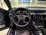 Фото 16 - Audi S8