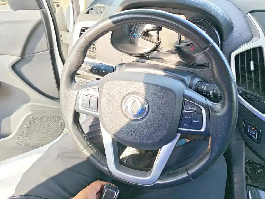 Dongfeng Aeolus Dongfeng Fengshen AX7 2016 2015 2.0L Automatic Smart Ease
