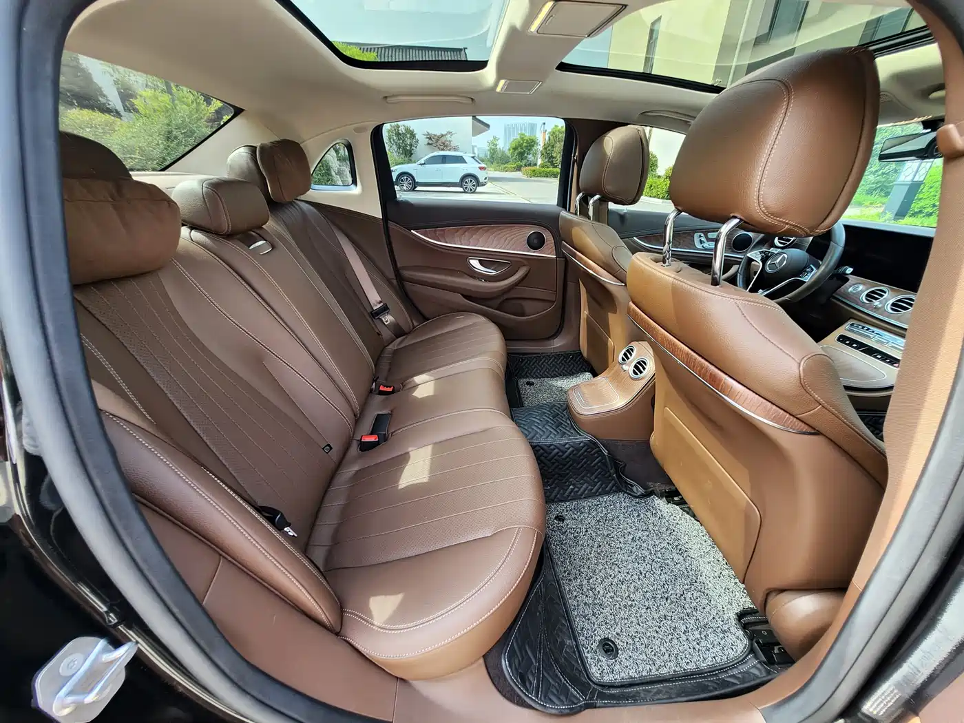 Mercedes-Benz E-Class 2022 Second Facelift E 300 L Luxury фото 9